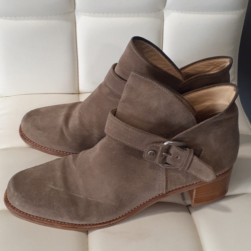 Stuart Weitzman suede ankle boots size 10B